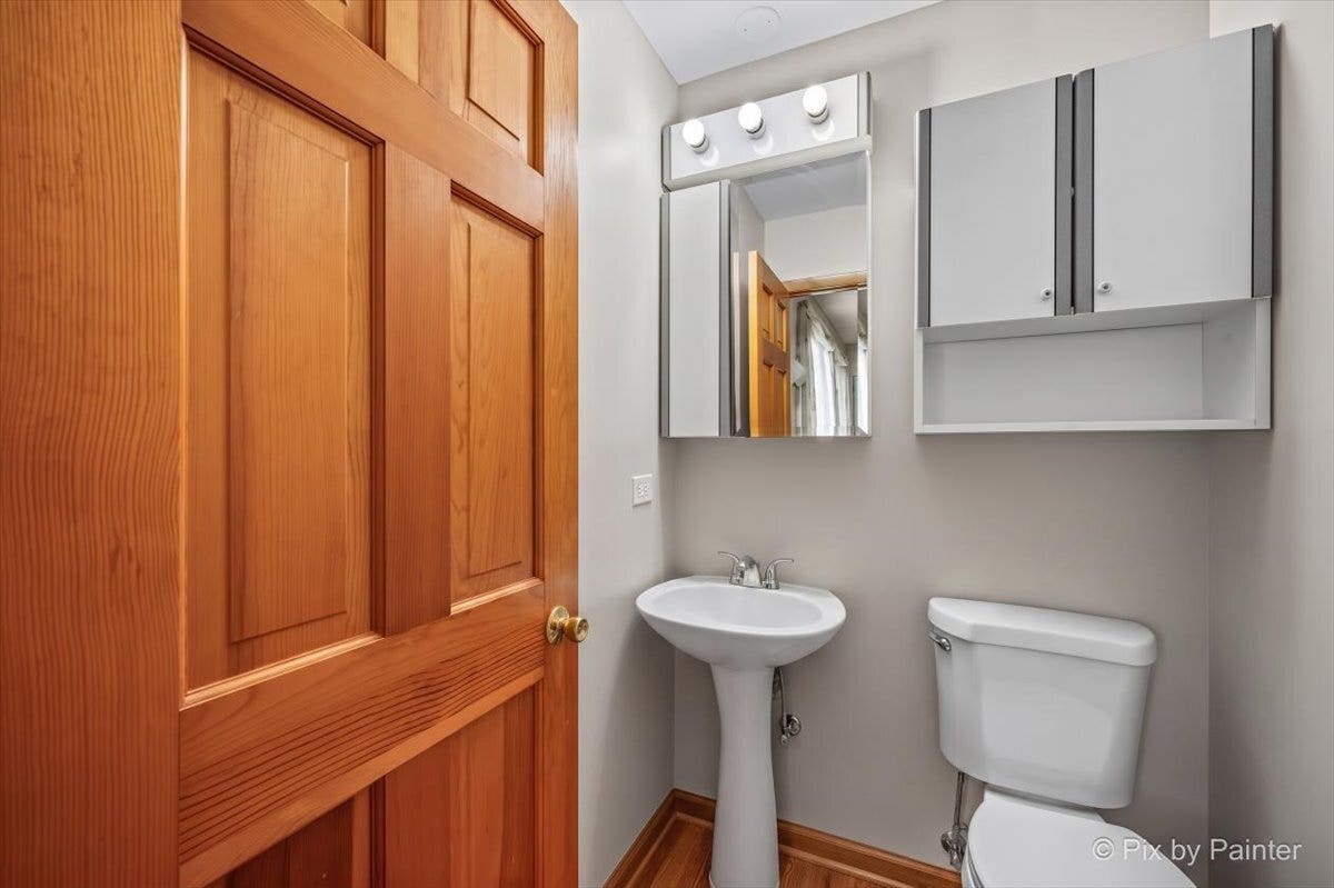 401 Longford Drive, Elgin, IL 60120 401 Longford Drive, Elgin, IL 60120