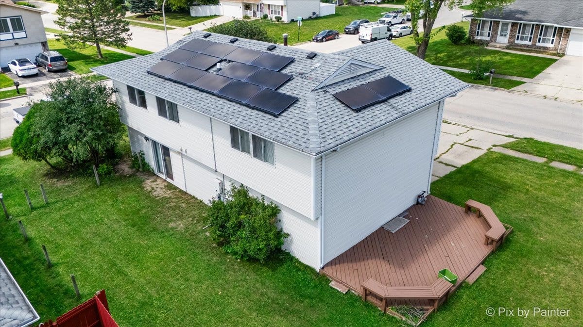 401 Longford Drive, Elgin, IL 60120 401 Longford Drive, Elgin, IL 60120