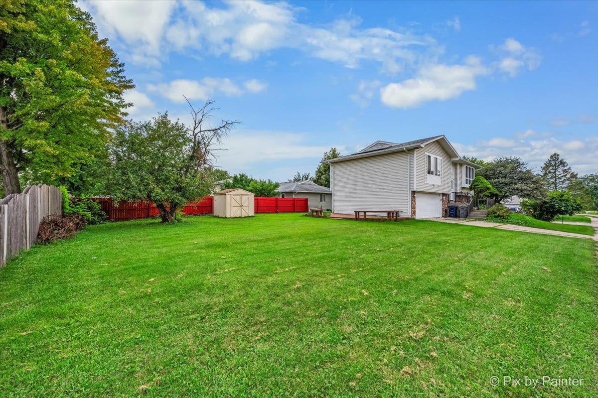 401 Longford Drive, Elgin, IL 60120 401 Longford Drive, Elgin, IL 60120