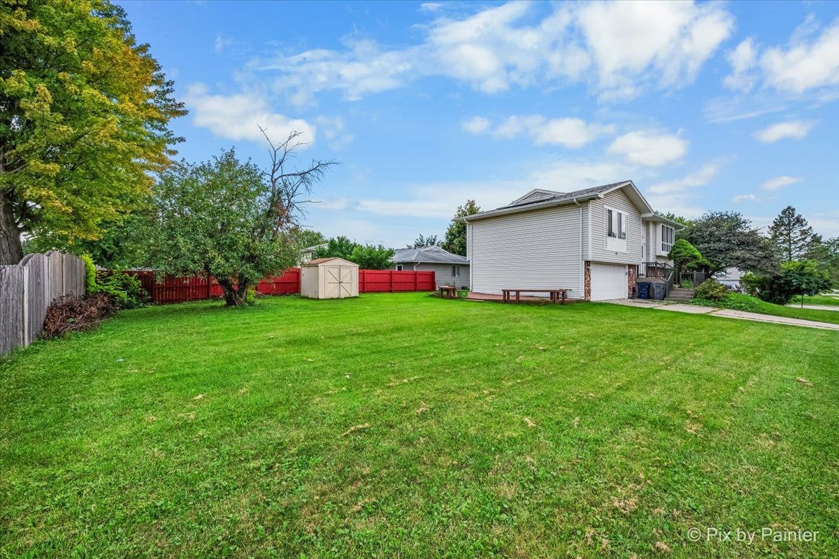 401 Longford Drive, Elgin, IL 60120 401 Longford Drive, Elgin, IL 60120
