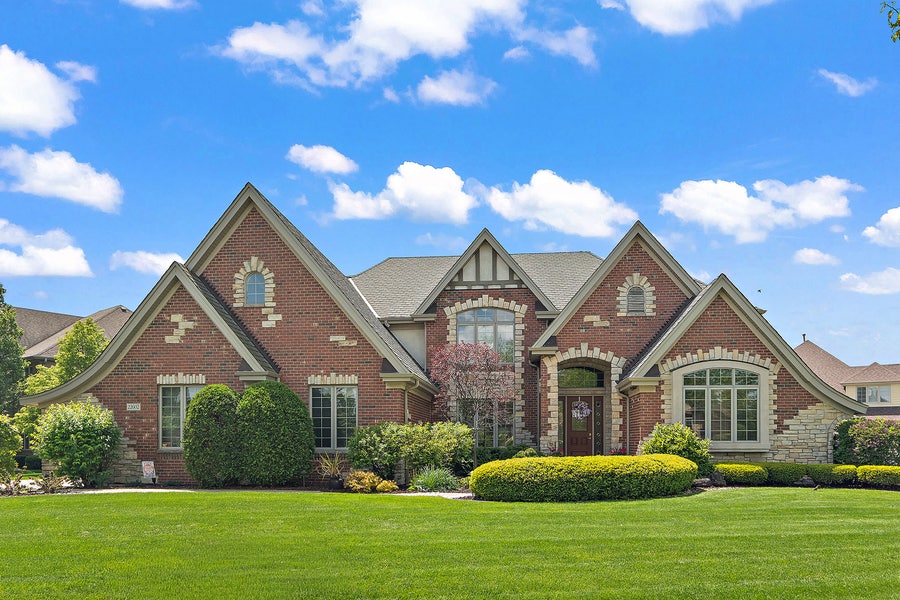 Property photo for 22602 Granite Drive, Frankfort, IL