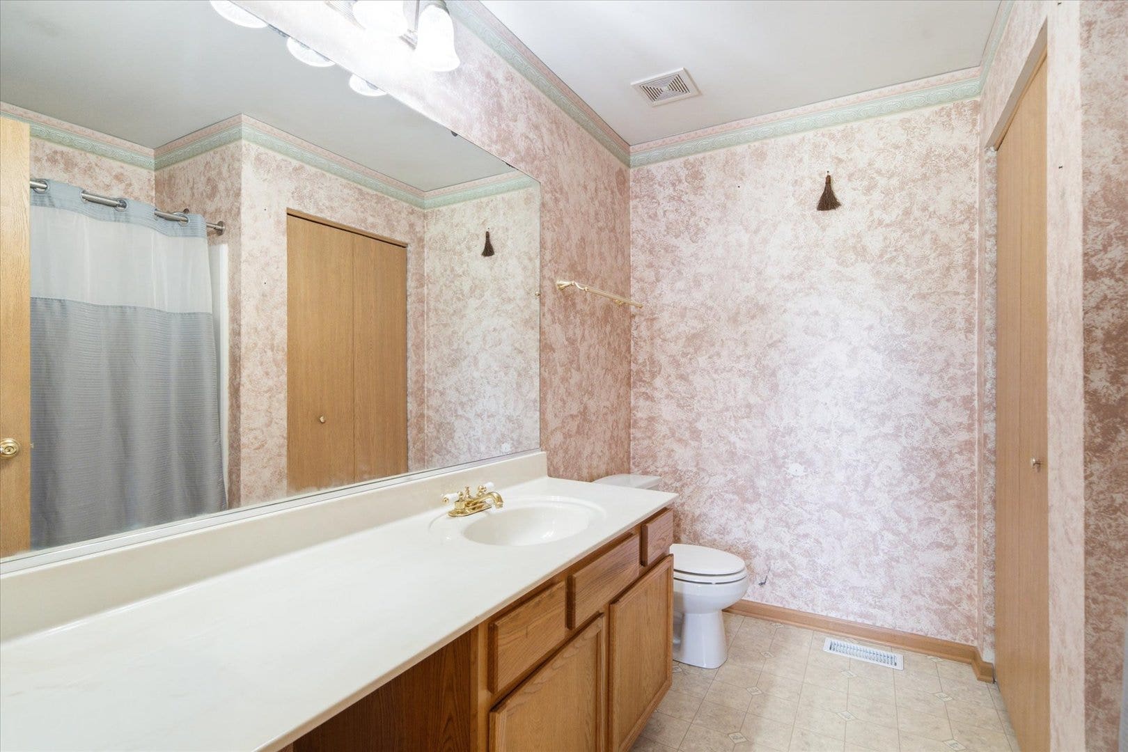 1904 Ione Lane, Aurora, IL 60503 1904 Ione Lane, Aurora, IL 60503