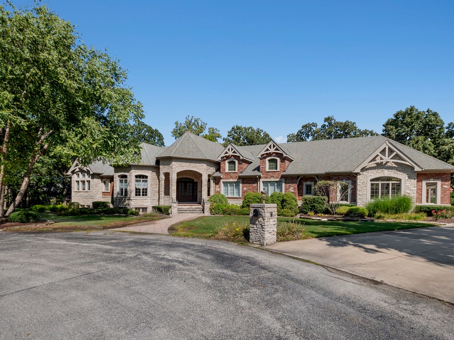 Property photo for 50 Elizabeth Lane, Palos Park, IL