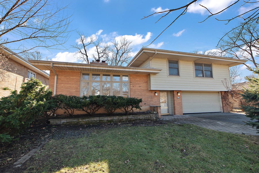 Property photo for 2708 Hawthorne Lane, Flossmoor, IL