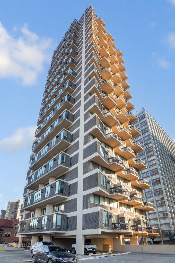 Property photo for 6166 N Sheridan Road, #4A, Chicago, IL