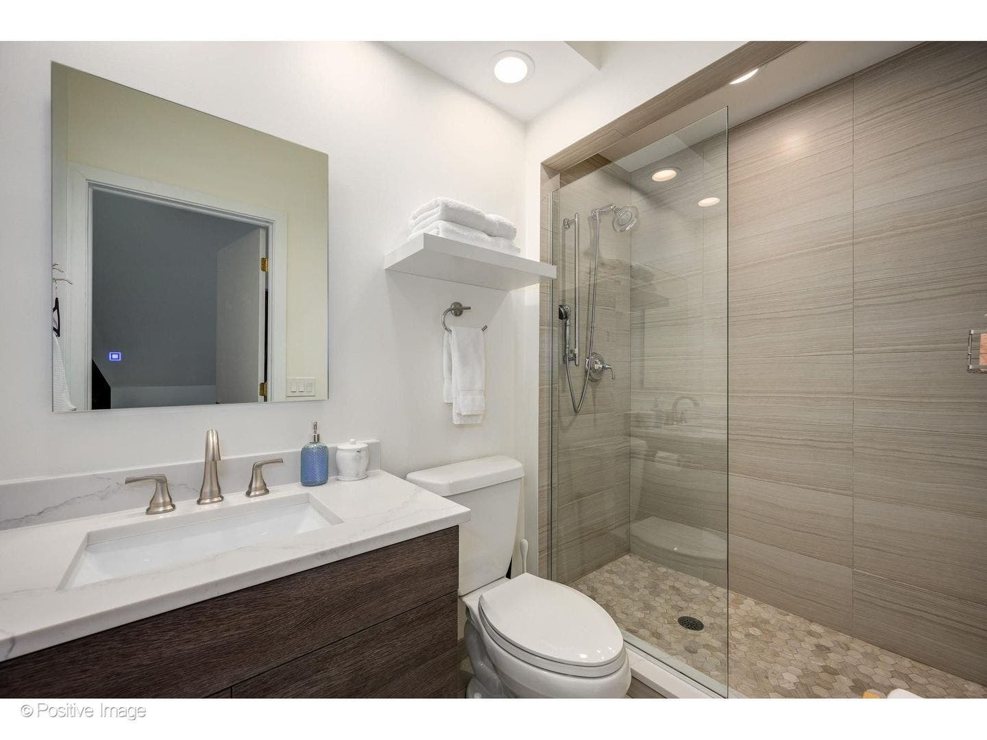 32 E BELLEVUE Place, Chicago, IL 60611