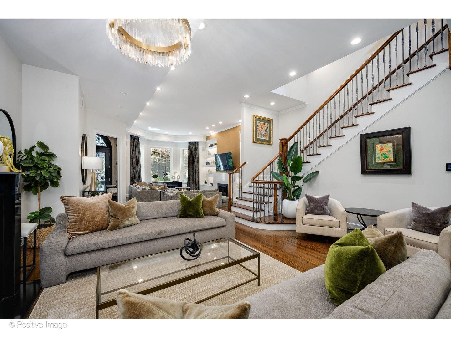 32 E BELLEVUE Place, Chicago, IL 60611