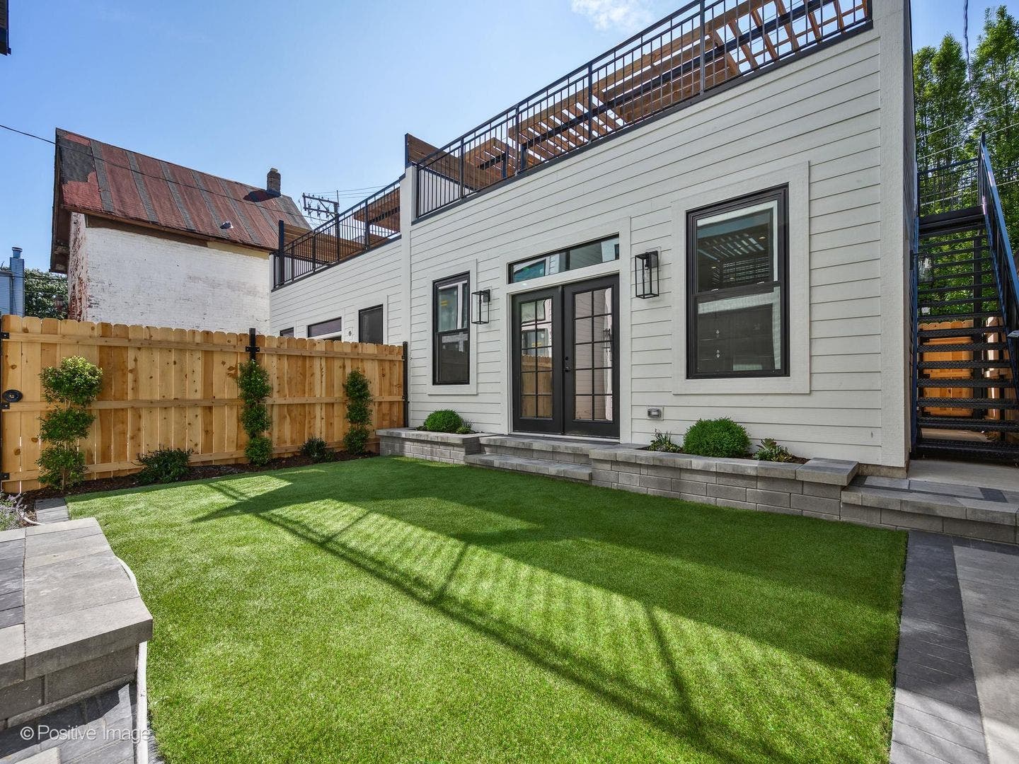 2714 N Magnolia Avenue, Chicago, IL 60614