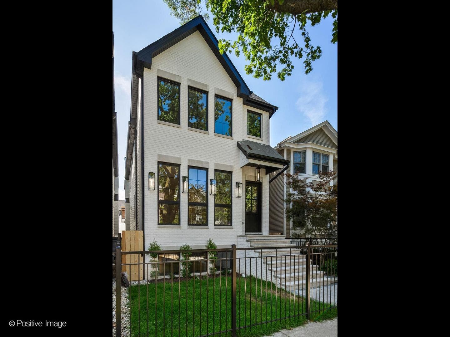 2714 N Magnolia Avenue, Chicago, IL 60614
