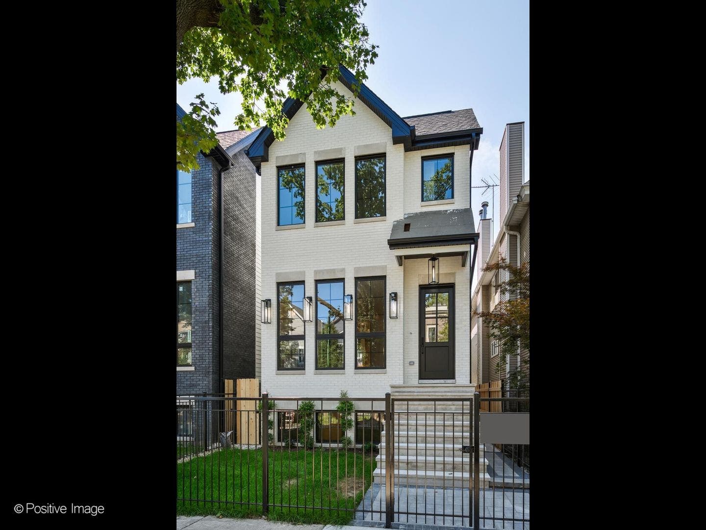 2714 N Magnolia Avenue, Chicago, IL 60614