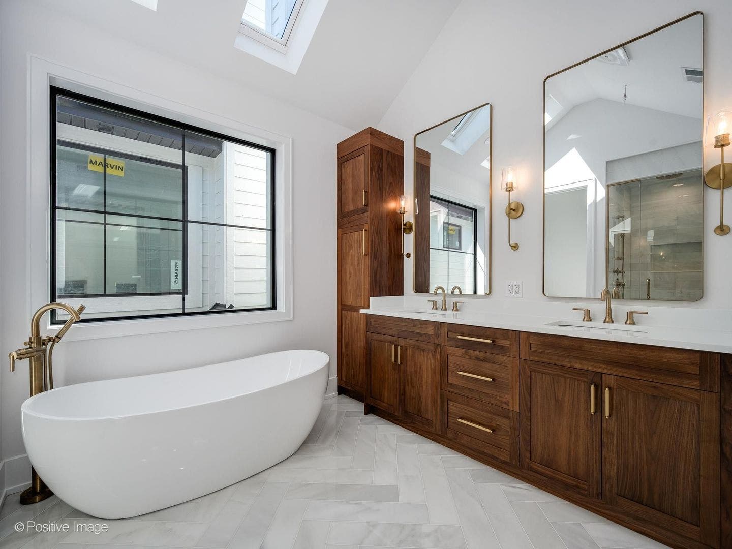 2714 N Magnolia Avenue, Chicago, IL 60614