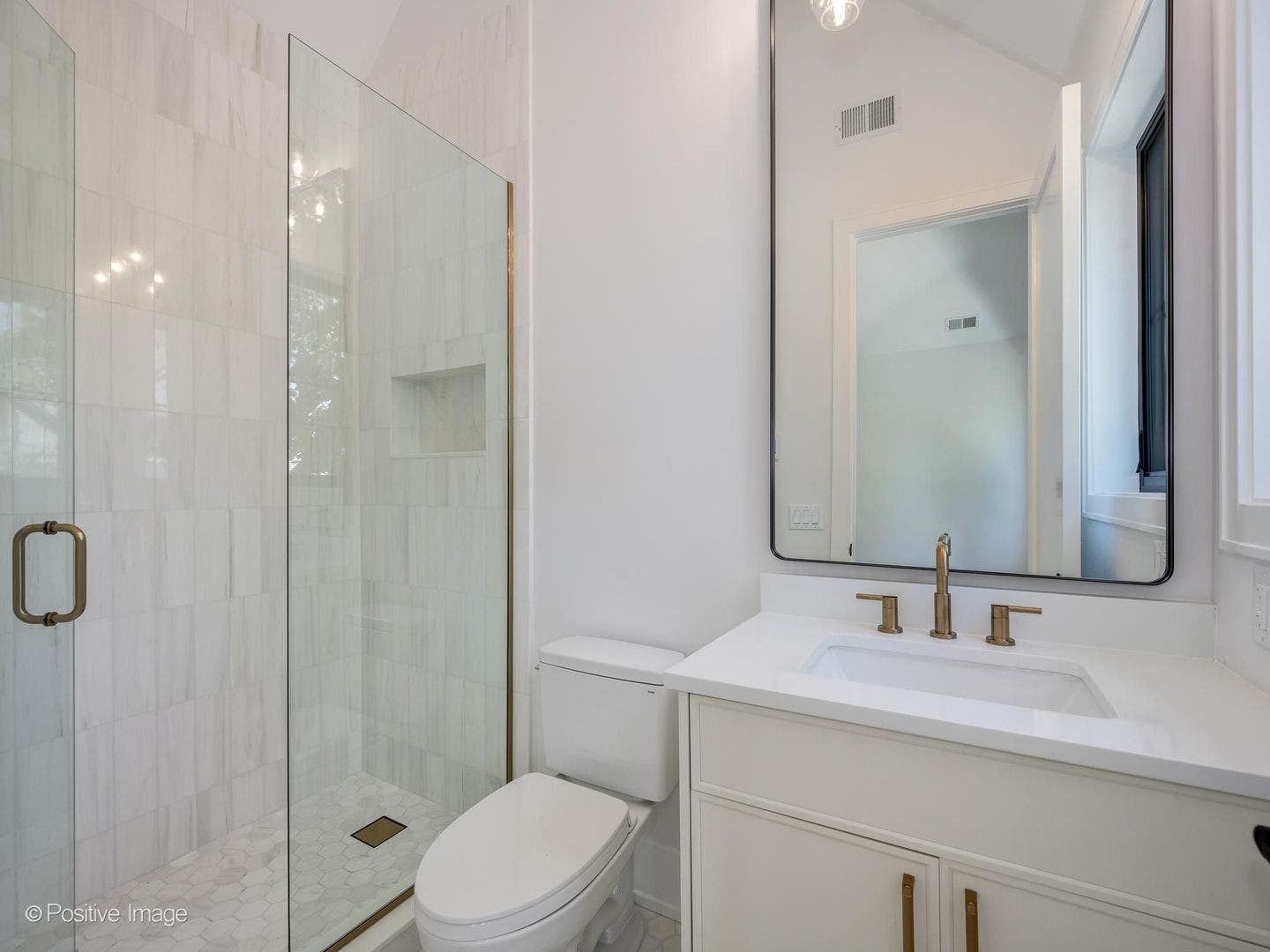 2714 N Magnolia Avenue, Chicago, IL 60614
