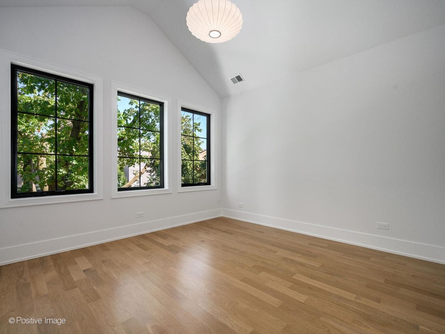 2714 N Magnolia Avenue, Chicago, IL 60614