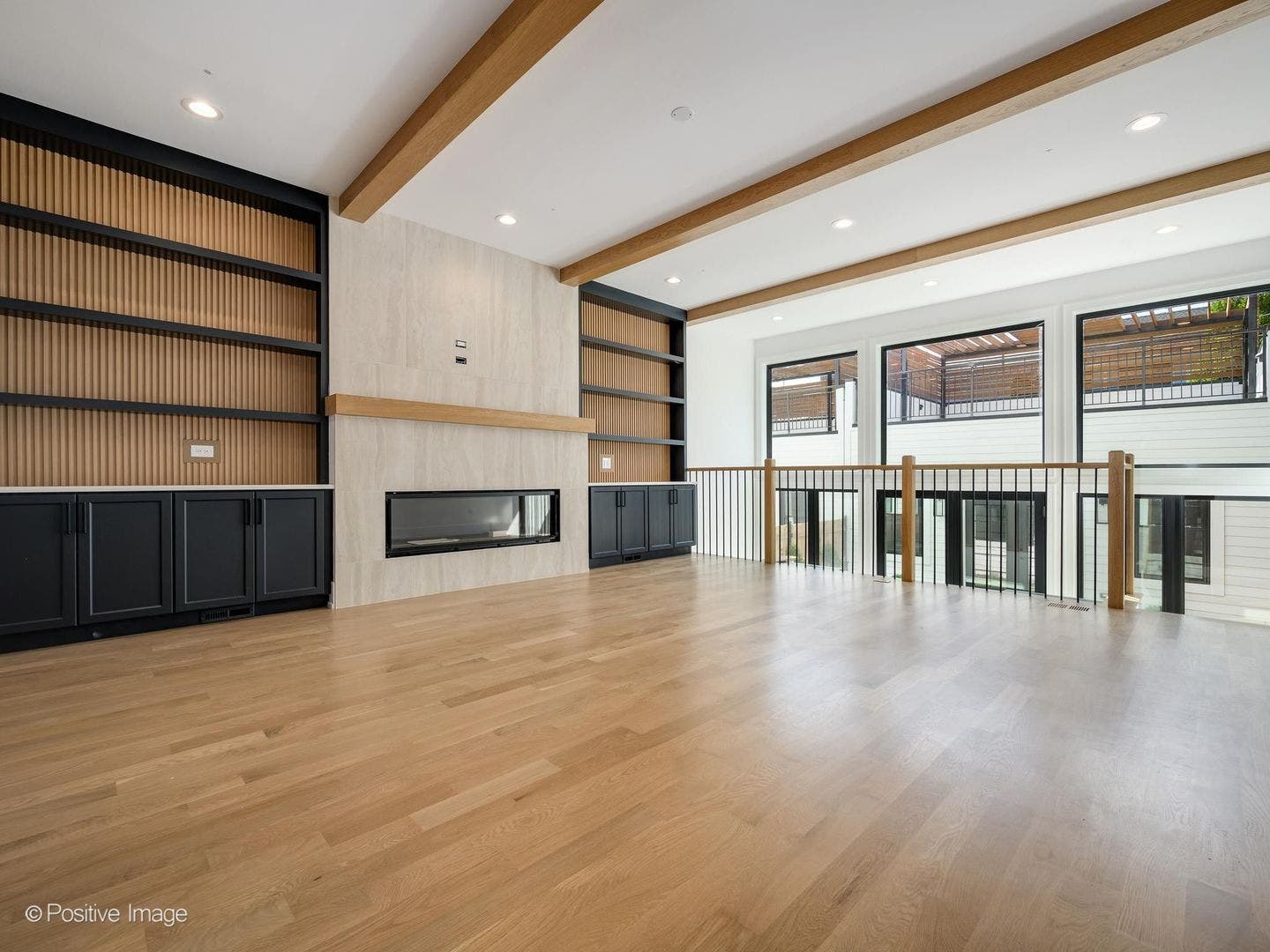 2714 N Magnolia Avenue, Chicago, IL 60614