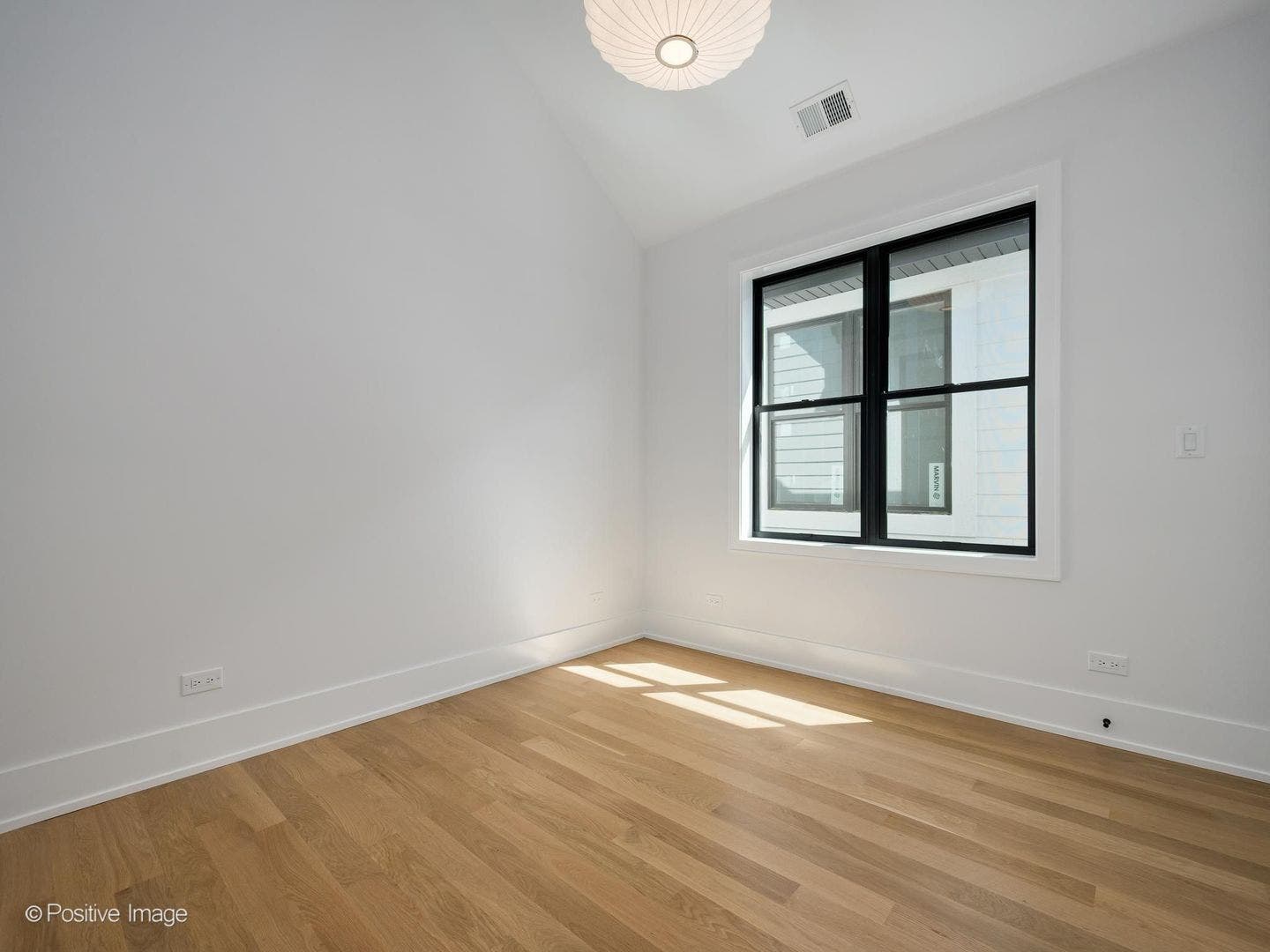 2714 N Magnolia Avenue, Chicago, IL 60614