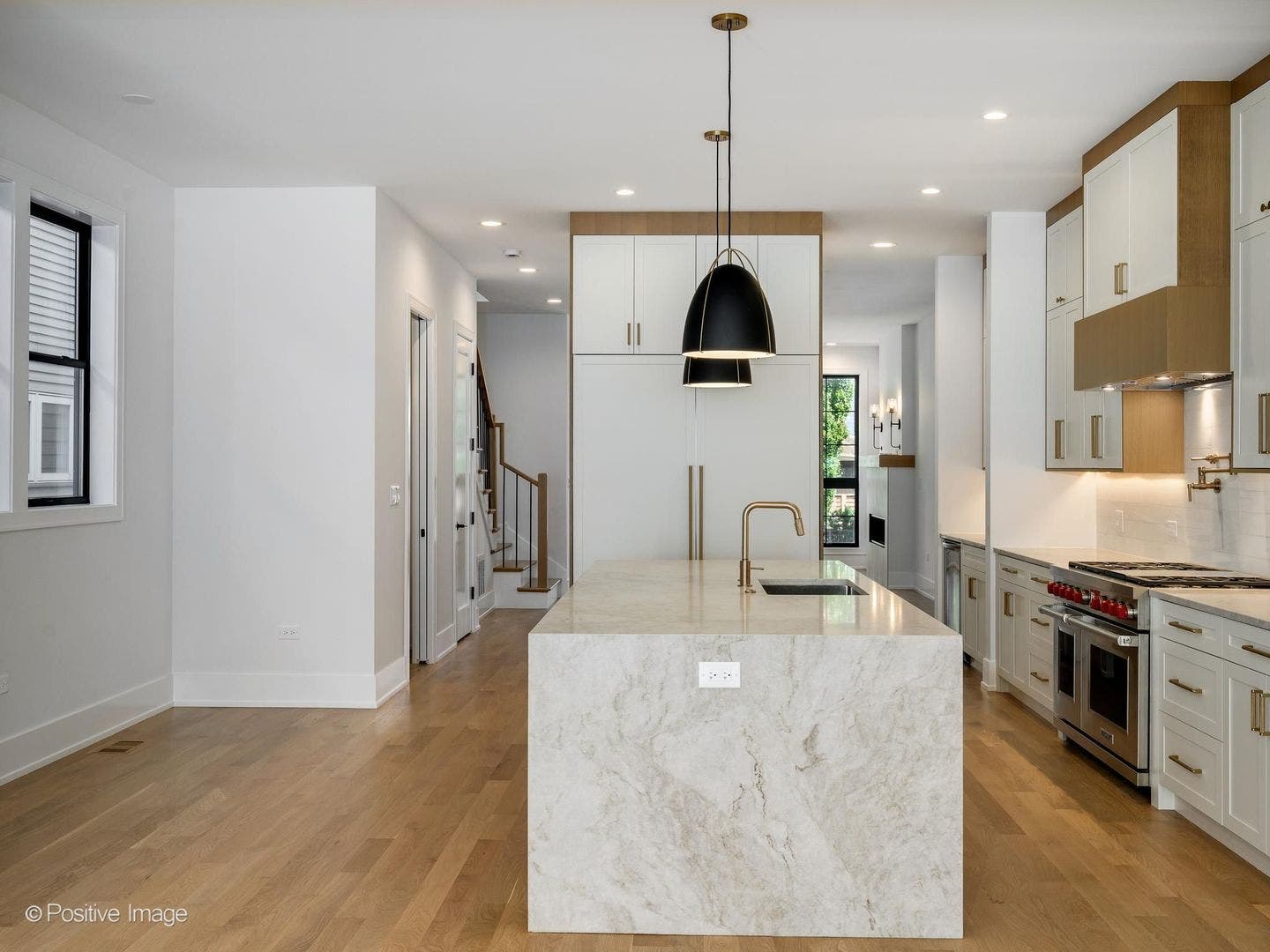2714 N Magnolia Avenue, Chicago, IL 60614