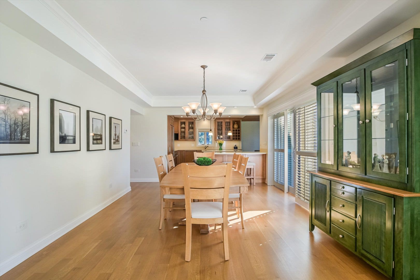 710 N Prospect Avenue, Park Ridge, IL 60068 710 N Prospect Avenue, Park Ridge, IL 60068