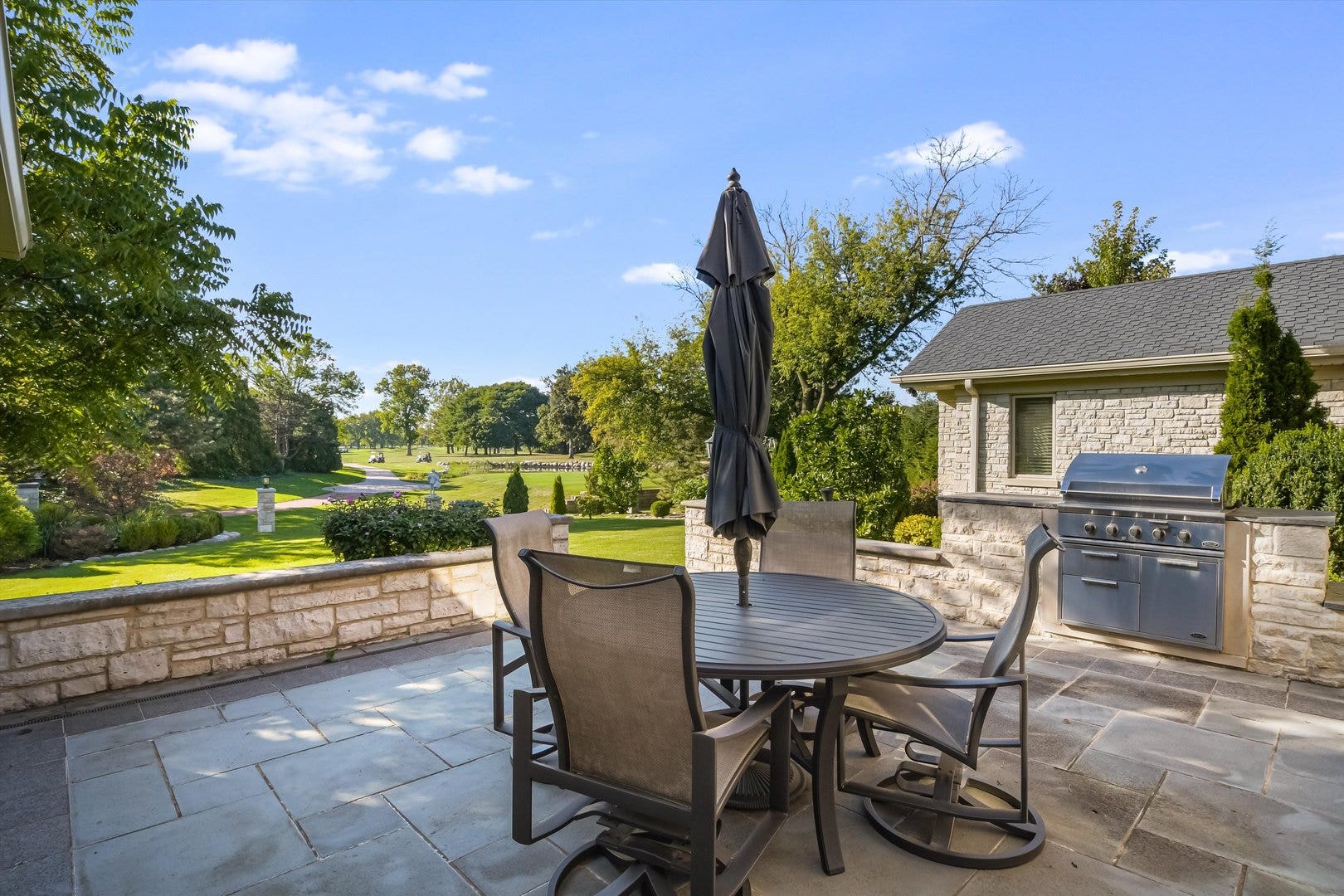 710 N Prospect Avenue, Park Ridge, IL 60068 710 N Prospect Avenue, Park Ridge, IL 60068
