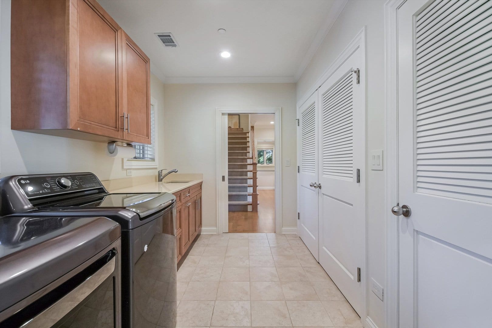 710 N Prospect Avenue, Park Ridge, IL 60068 710 N Prospect Avenue, Park Ridge, IL 60068