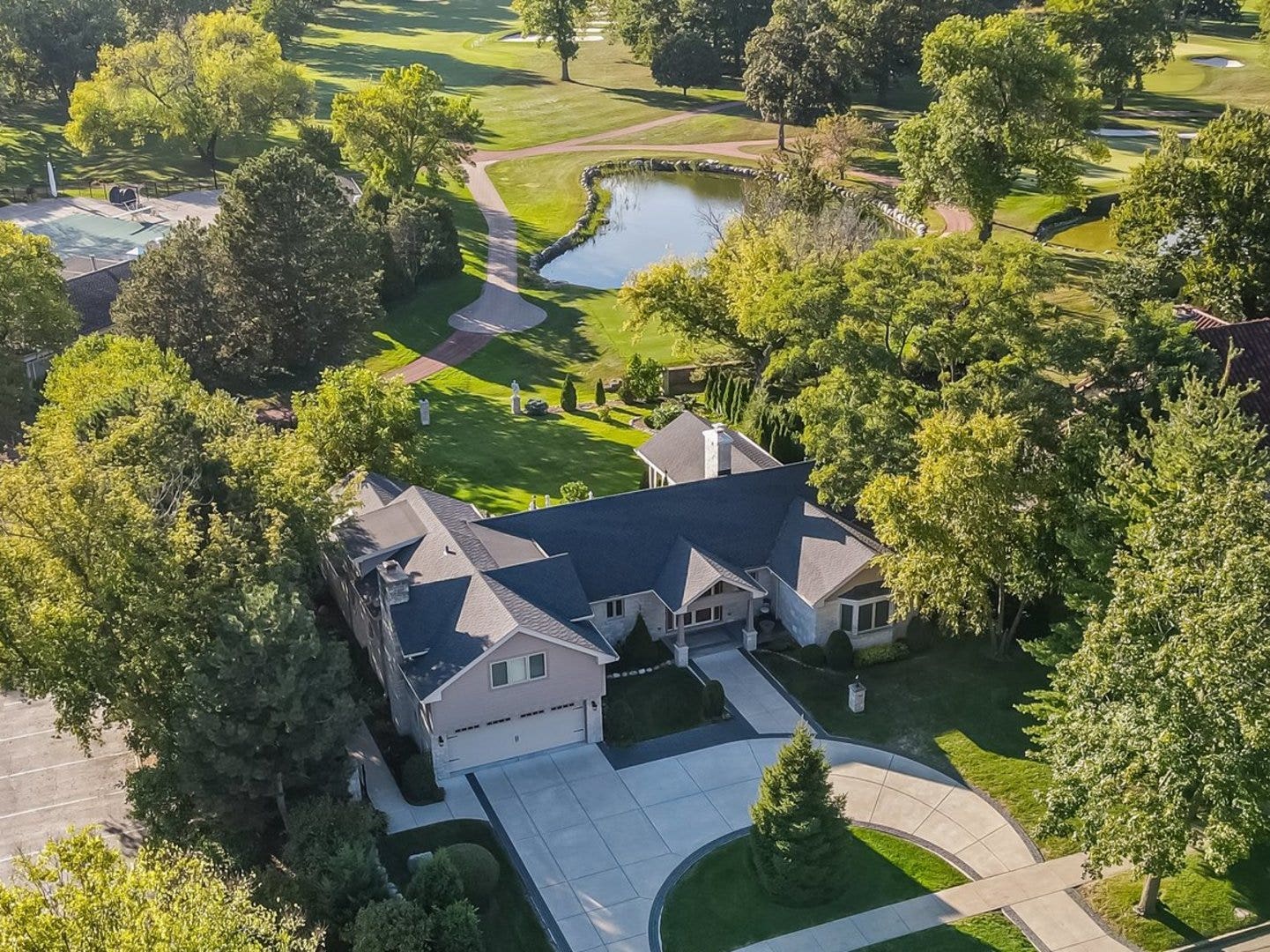 710 N Prospect Avenue, Park Ridge, IL 60068 710 N Prospect Avenue, Park Ridge, IL 60068