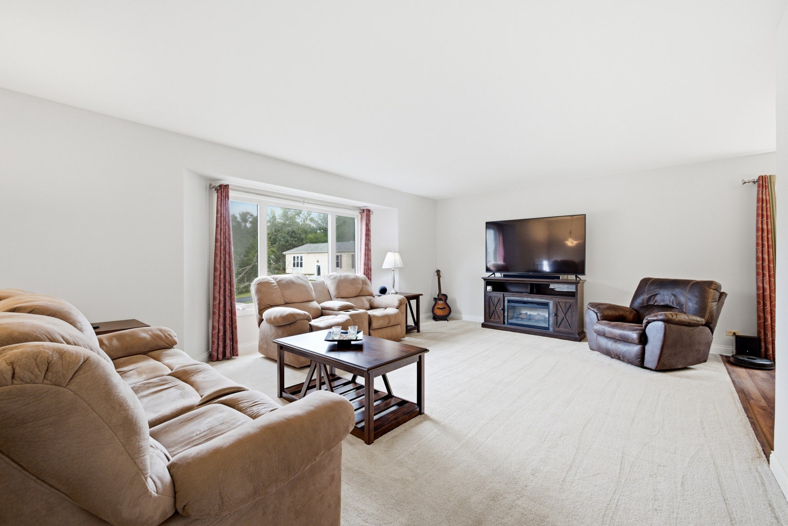 great sized living room