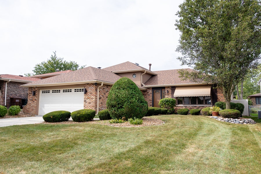 Property photo for 15548 Vista Drive, Oak Forest, IL