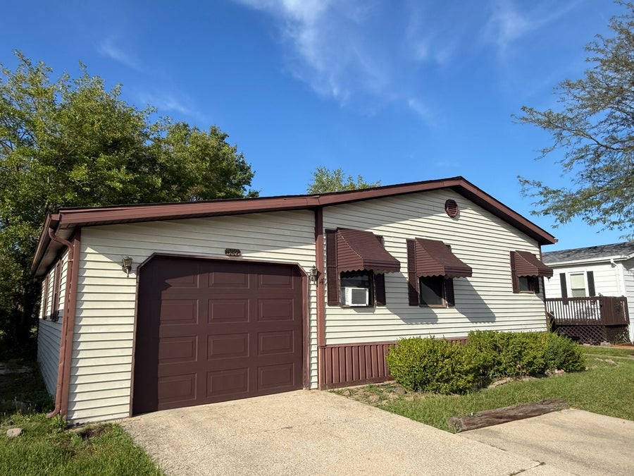 Property photo for 557 Huntsbridge Road, Matteson, IL