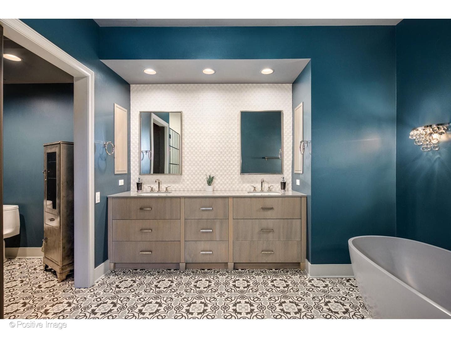 333 W Hubbard Street, #701, Chicago, IL 60654
