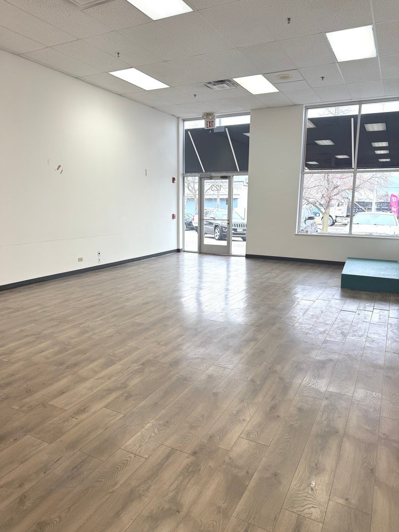 121-131 Collins Street, Joliet, IL 60432