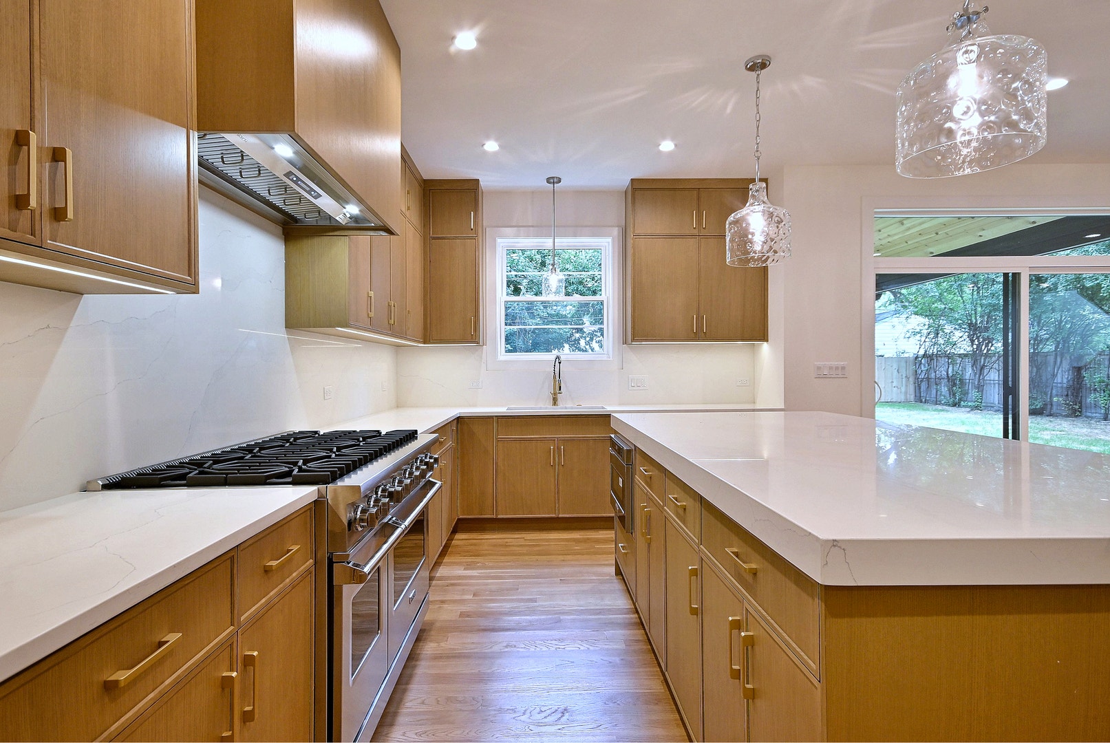 310 N Nottingham Avenue, Glenview, IL 60025 310 N Nottingham Avenue, Glenview, IL 60025