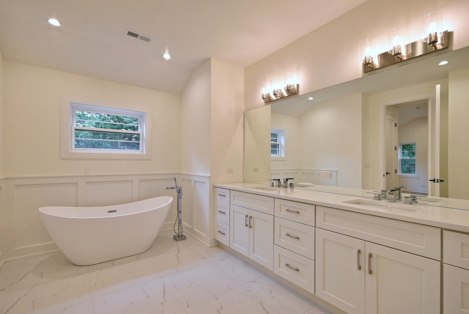 310 N Nottingham Avenue, Glenview, IL 60025 310 N Nottingham Avenue, Glenview, IL 60025