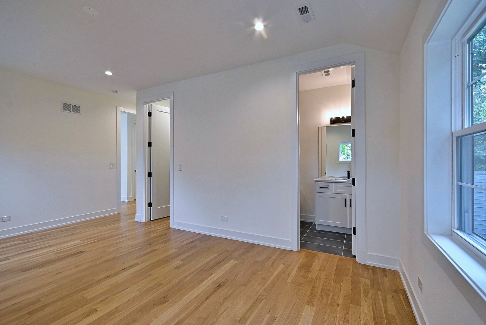 310 N Nottingham Avenue, Glenview, IL 60025 310 N Nottingham Avenue, Glenview, IL 60025