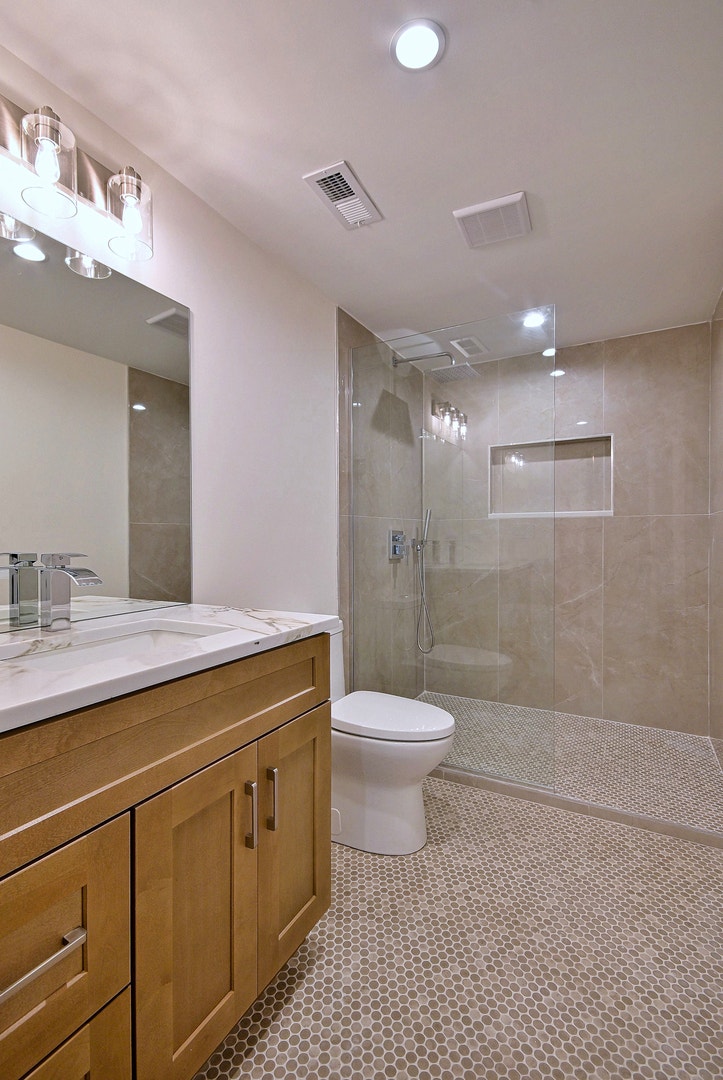 310 N Nottingham Avenue, Glenview, IL 60025 310 N Nottingham Avenue, Glenview, IL 60025