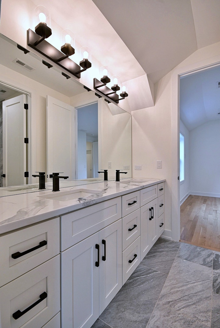 310 N Nottingham Avenue, Glenview, IL 60025 310 N Nottingham Avenue, Glenview, IL 60025