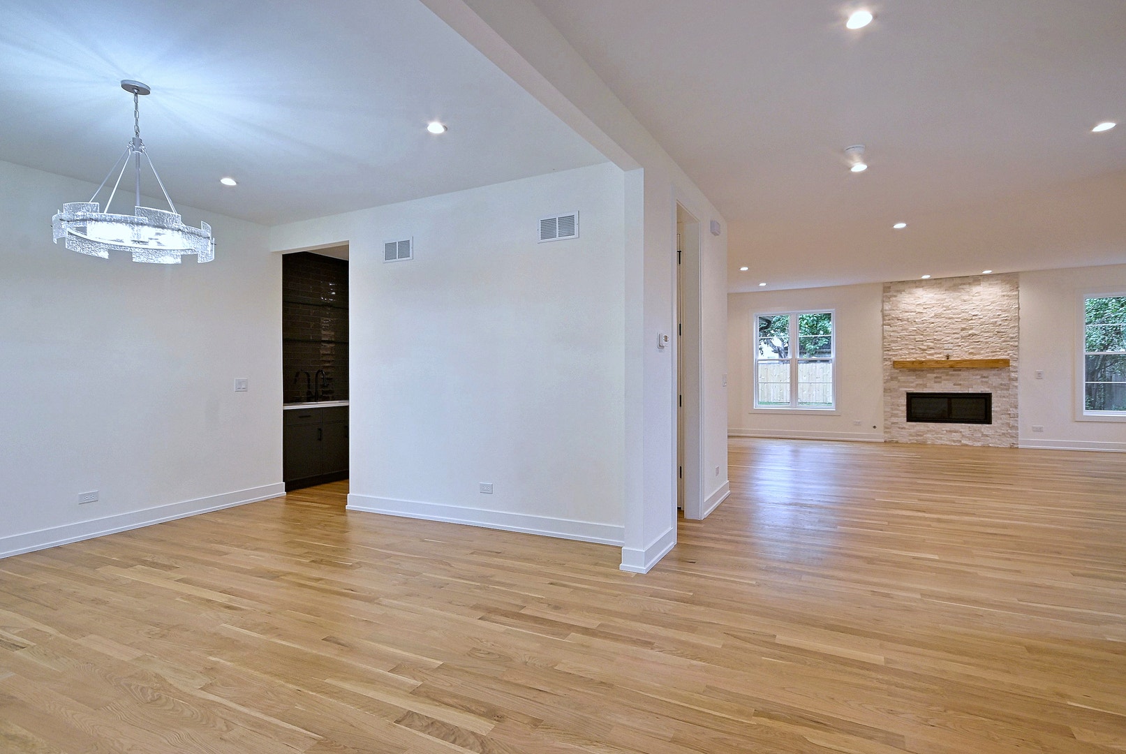 310 N Nottingham Avenue, Glenview, IL 60025 310 N Nottingham Avenue, Glenview, IL 60025