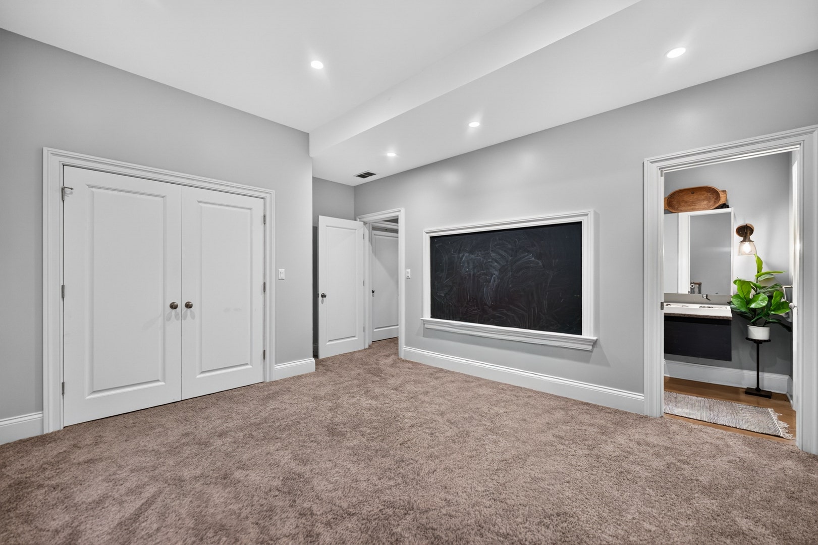 928 HASTINGS Street, Park Ridge, IL 60068