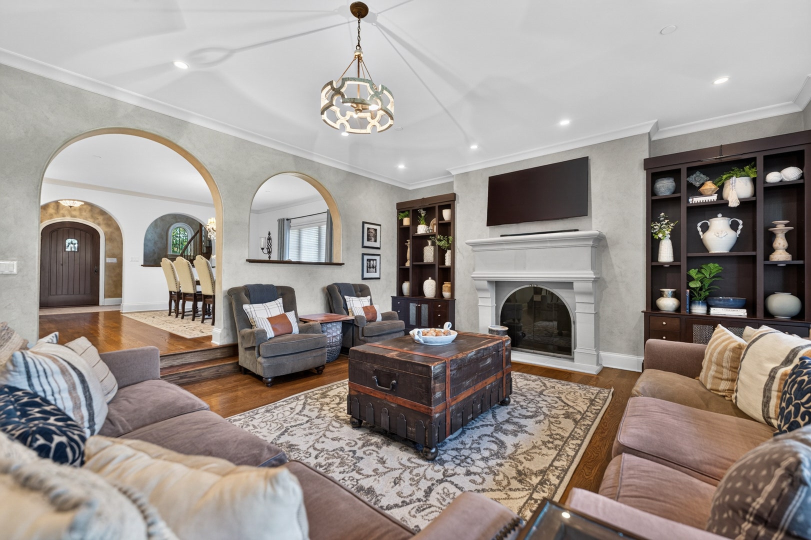 928 HASTINGS Street, Park Ridge, IL 60068