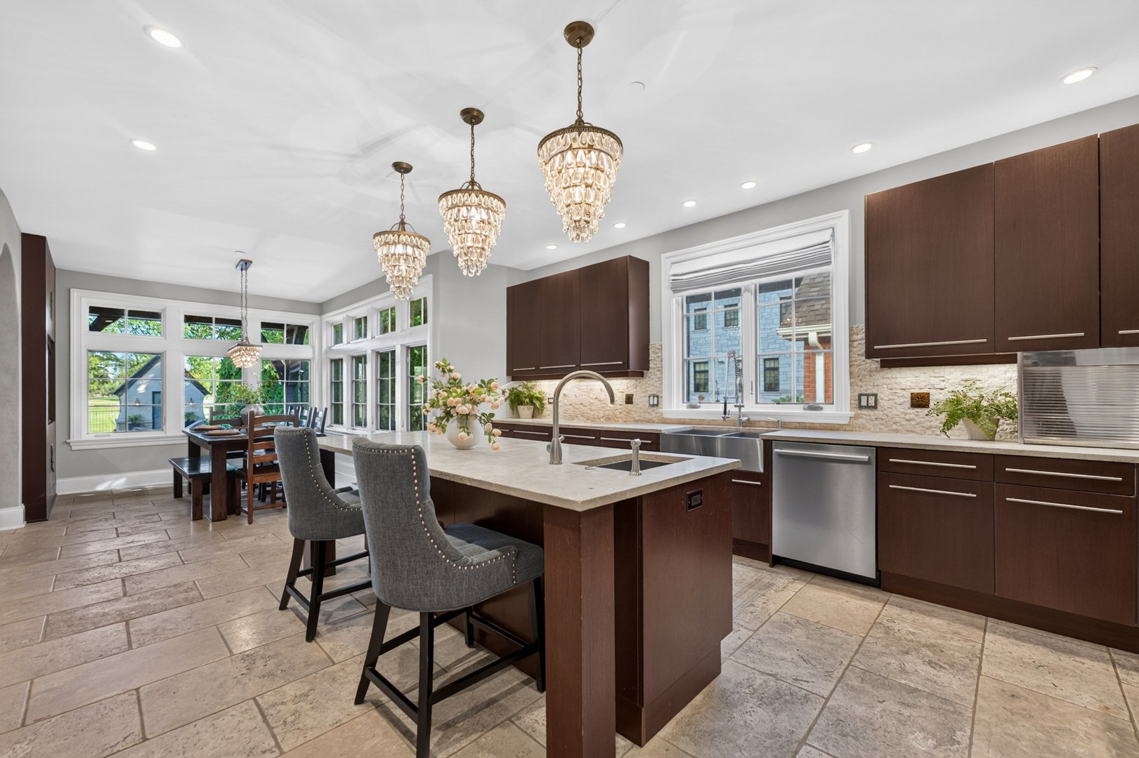 928 HASTINGS Street, Park Ridge, IL 60068