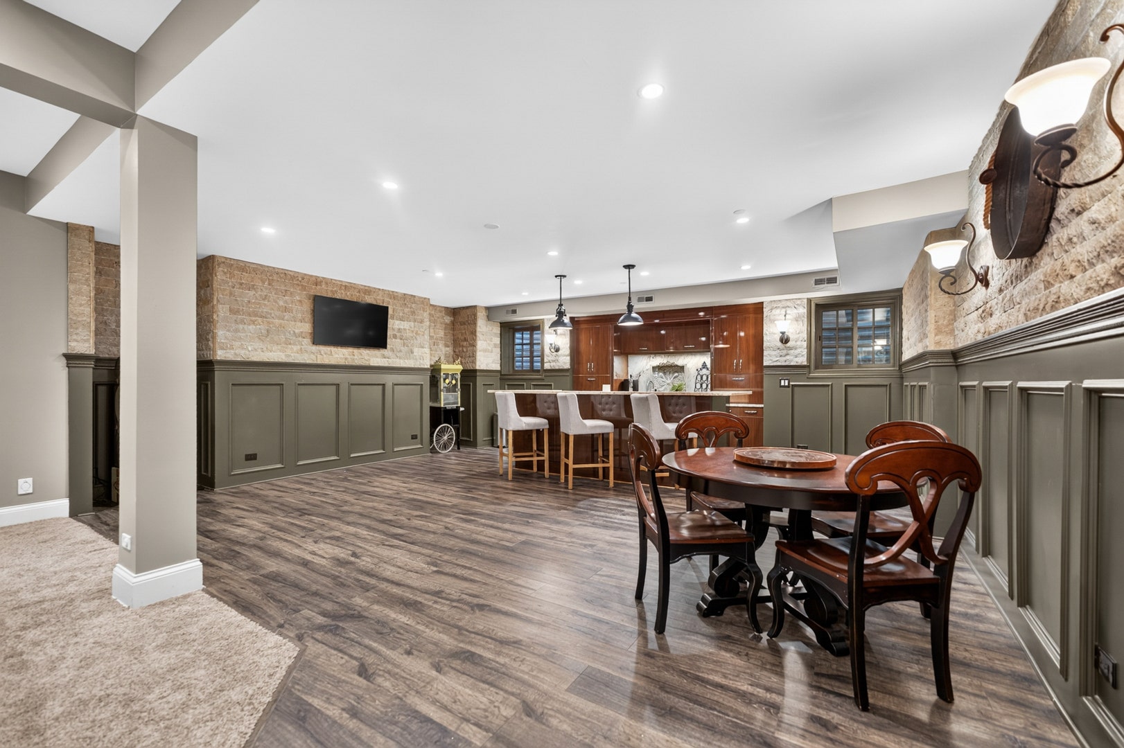 928 HASTINGS Street, Park Ridge, IL 60068