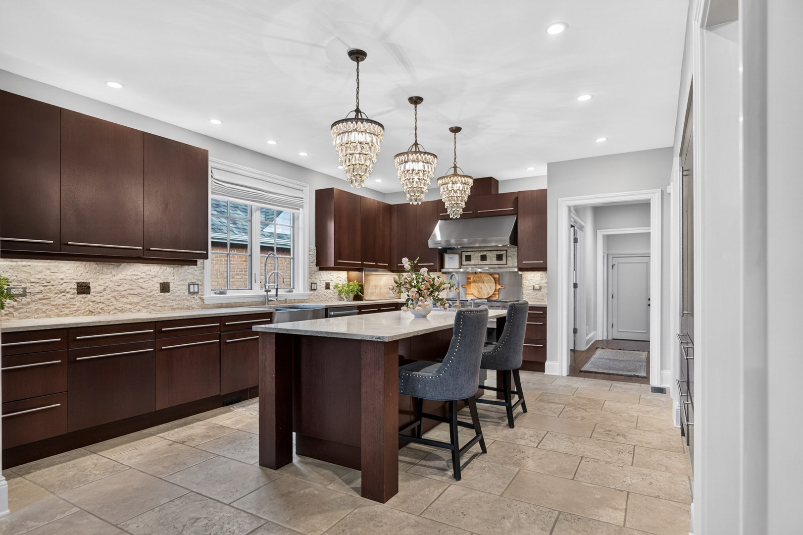 928 HASTINGS Street, Park Ridge, IL 60068