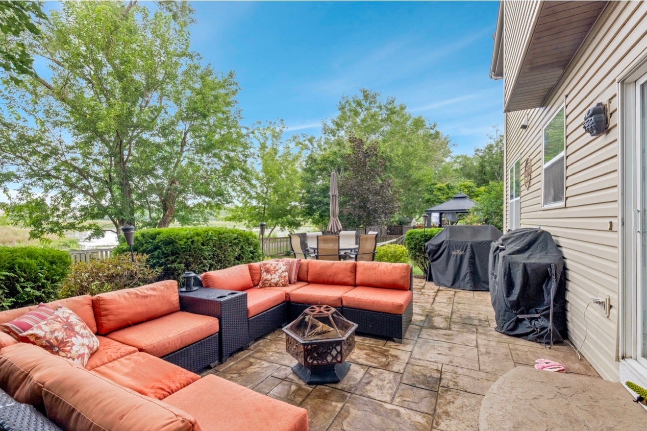 3060 Savannah Drive, Aurora, IL 60502