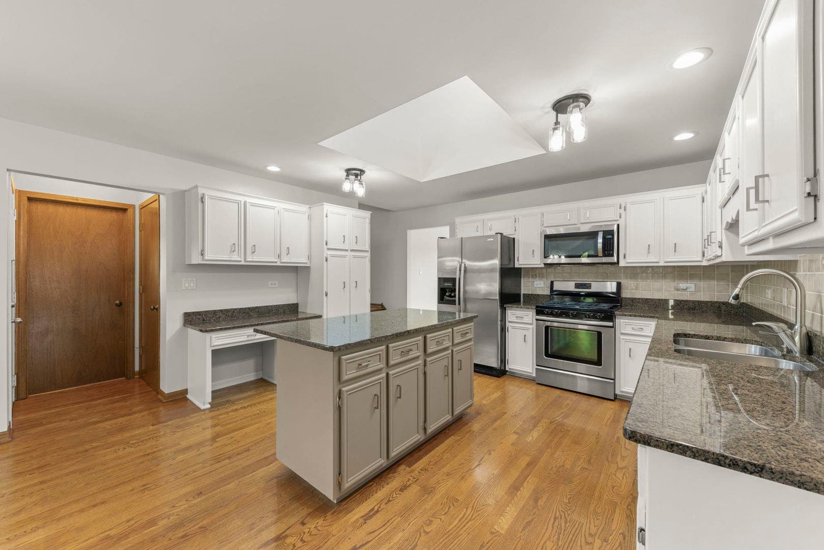 17349 Grange Drive, Orland Park, IL 60467 17349 Grange Drive, Orland Park, IL 60467