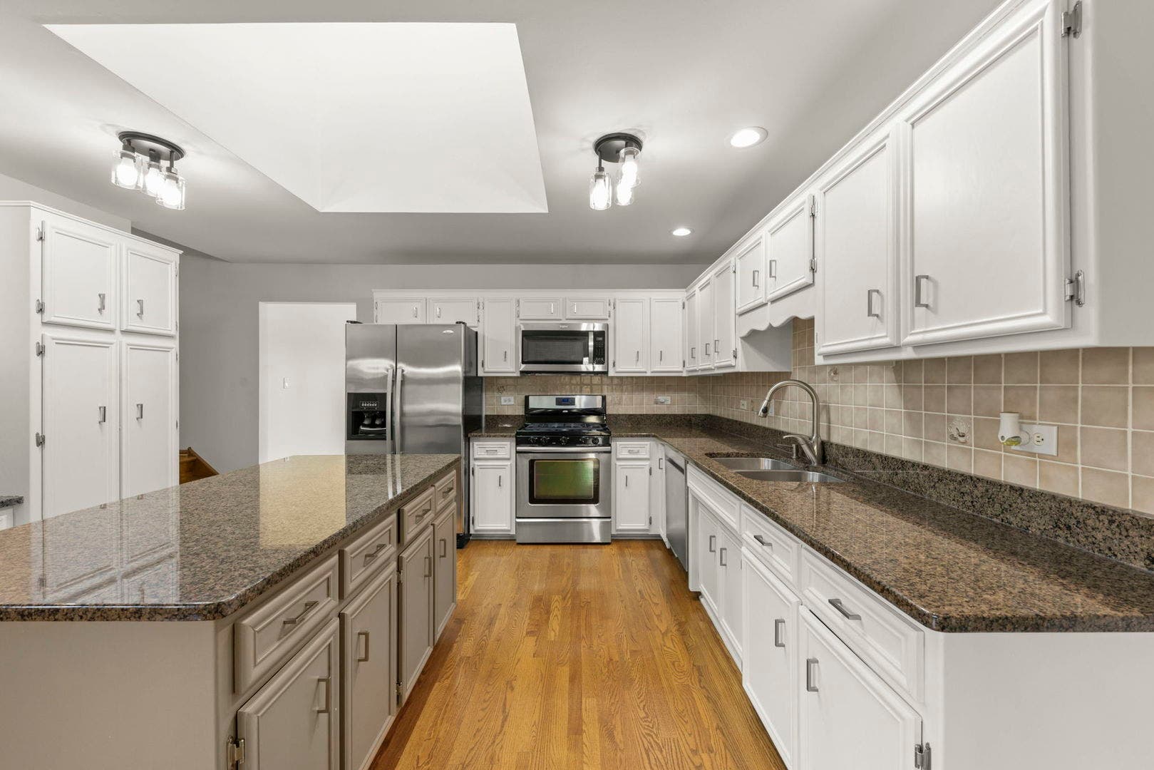 17349 Grange Drive, Orland Park, IL 60467 17349 Grange Drive, Orland Park, IL 60467