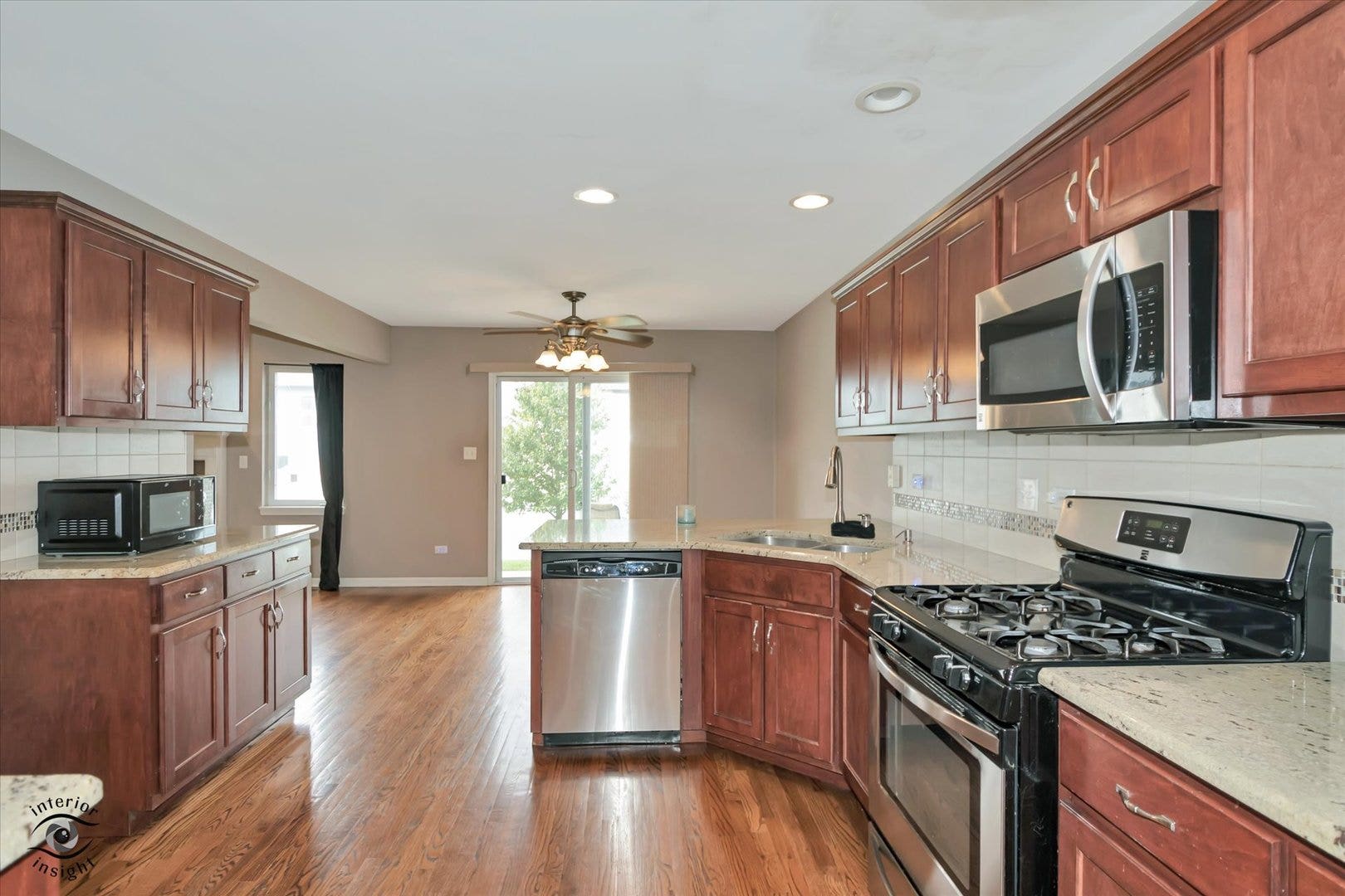 1390 Somerset Drive, Beecher, IL 60401 1390 Somerset Drive, Beecher, IL 60401