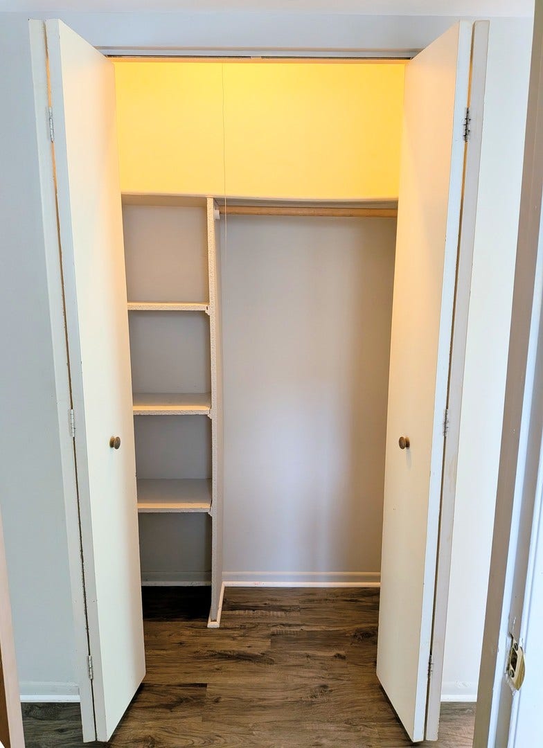 9817 Treetop Drive, #1A, Orland Park, IL 60462