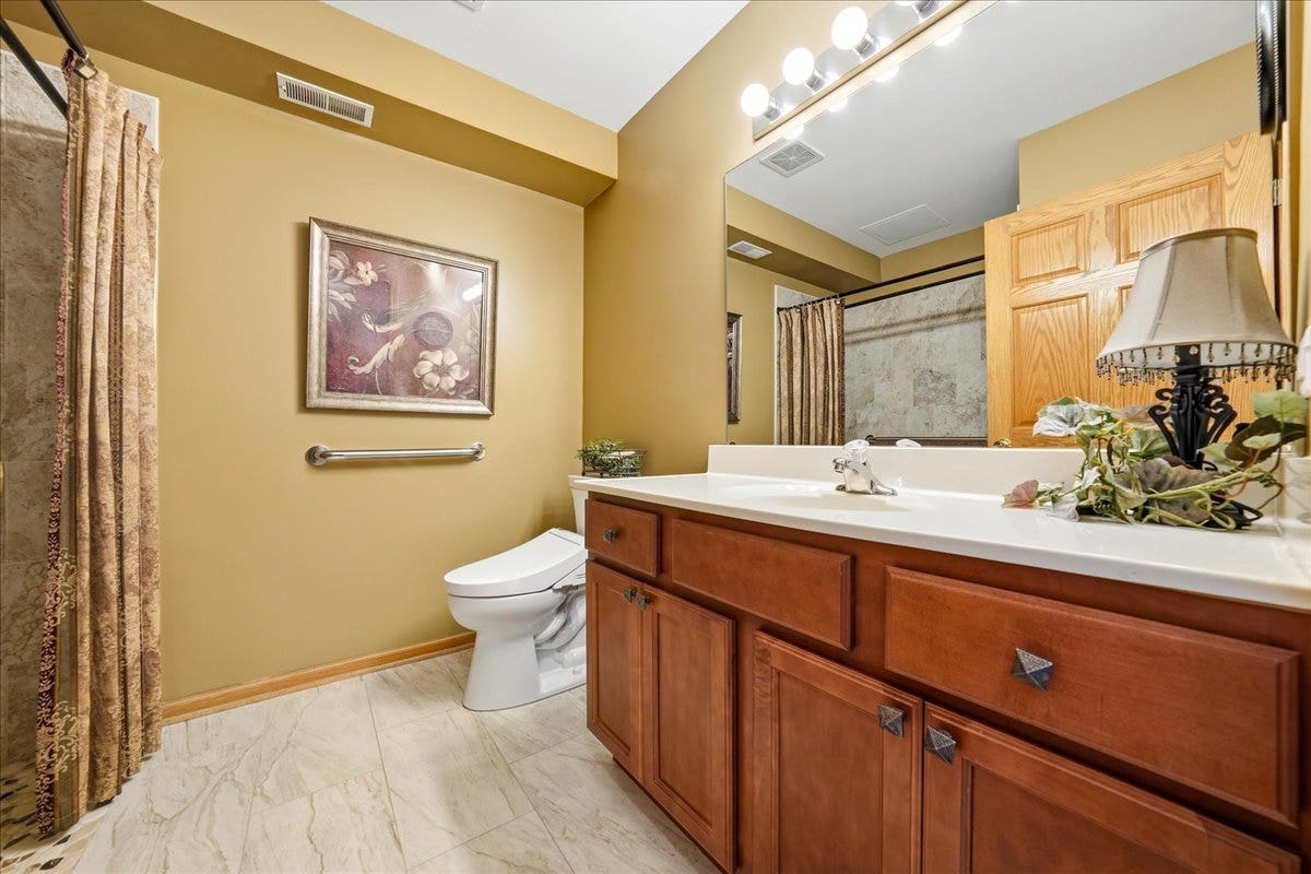 1350 Rock Run Drive, #27, Crest Hill, IL 60403