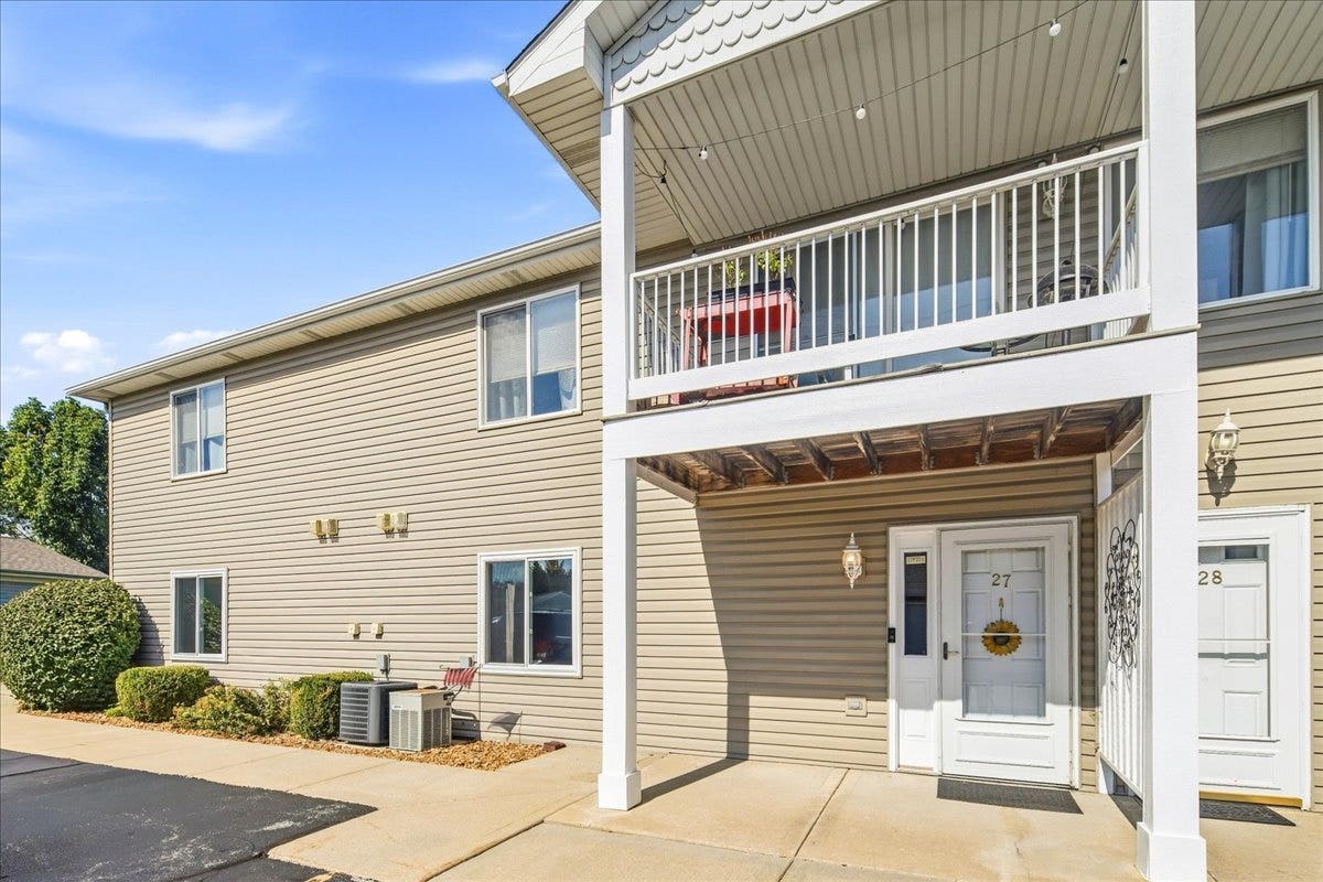 1350 Rock Run Drive, #27, Crest Hill, IL 60403