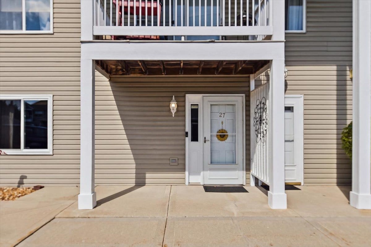 1350 Rock Run Drive, #27, Crest Hill, IL 60403