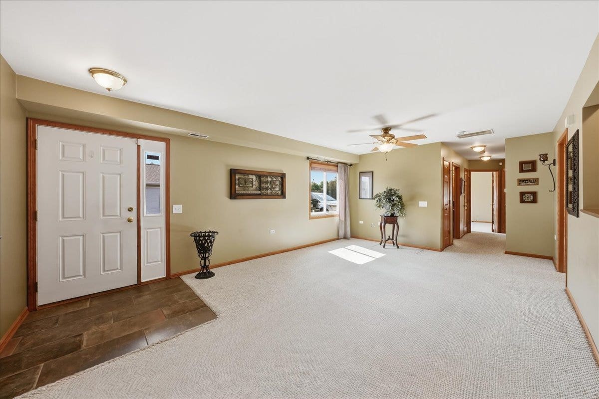 1350 Rock Run Drive, #27, Crest Hill, IL 60403