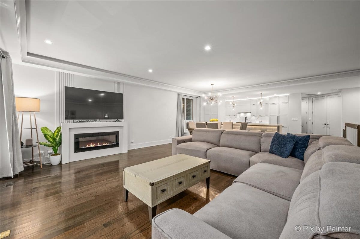 1334 W WALTON Street, #1W, Chicago, IL 60642